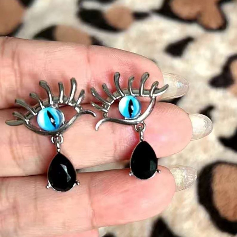 Devil eye earing/Y2K